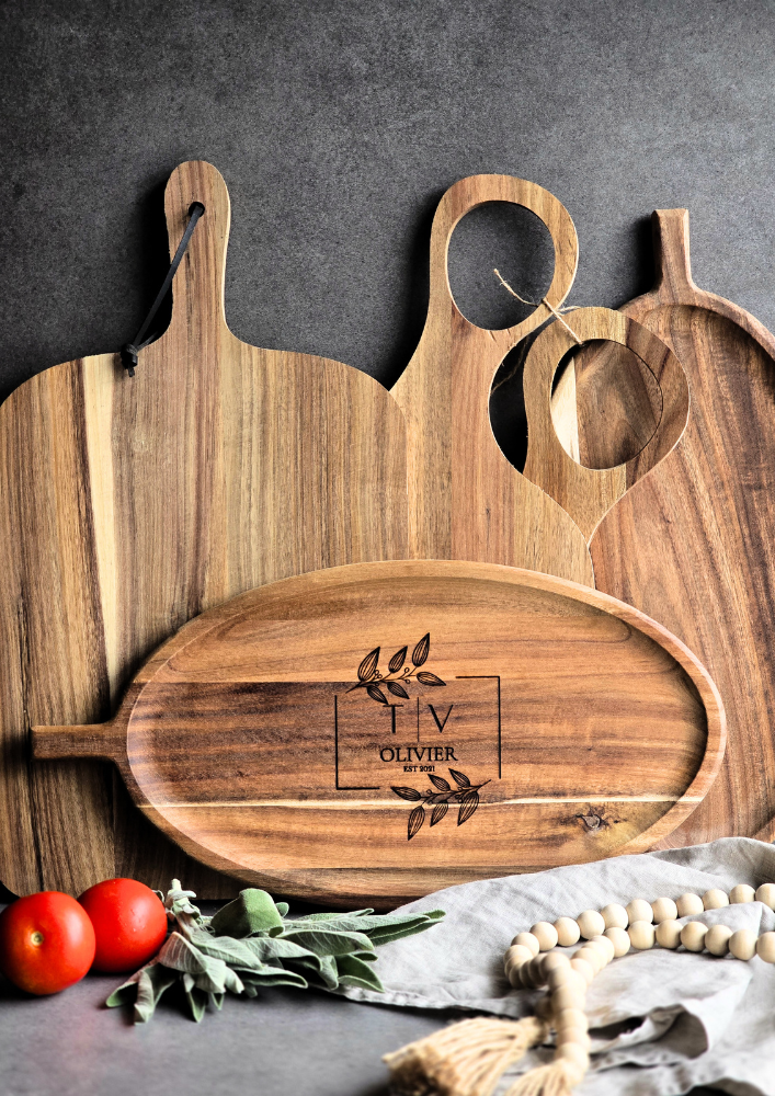 Personalised Acacia Serving Board – Custom Name & Date Gift
