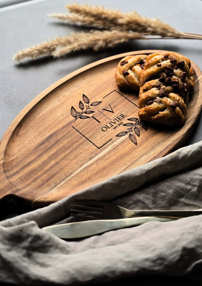 Personalised Acacia Serving Board – Custom Name & Date Gift