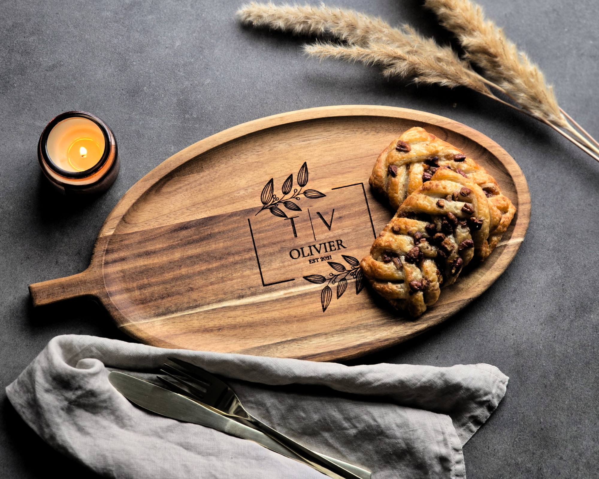 Personalised Acacia Serving Board – Custom Name & Date Gift